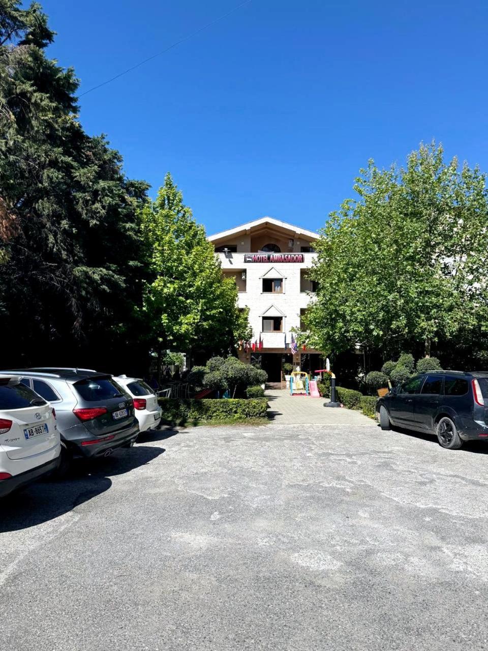 Hotel Ambasador Garden Lezhë Exteriör bild